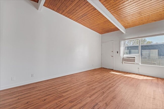 Photo - 6114 Cahuenga Blvd Unit 09