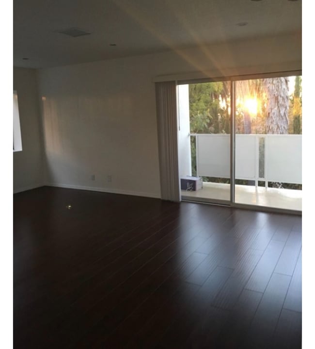 Photo - 5711 Carlton Way