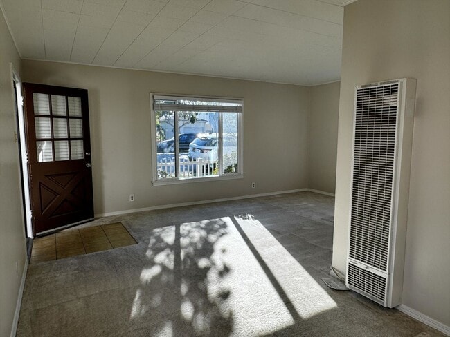 Building Photo - 1115 Ocean Ave Unit 1115 Ocean