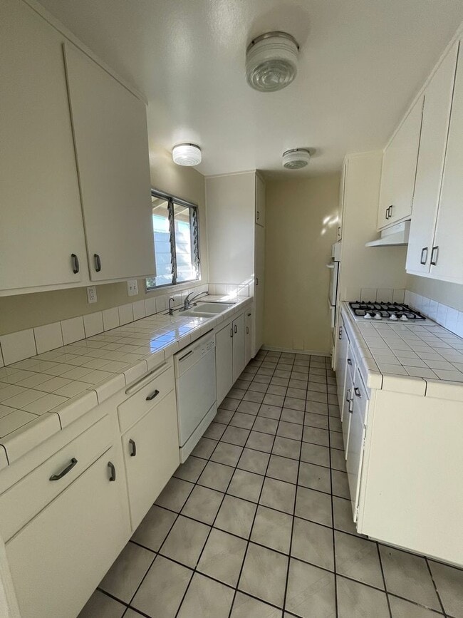 Photo - Great location in Camarillo - Las Posas Ga...