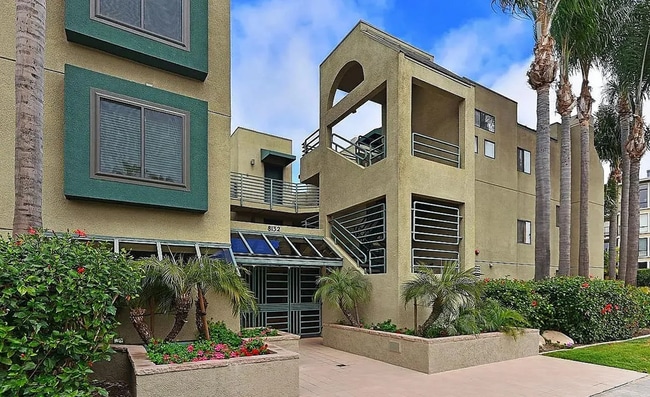 Photo - 8132 Camino del Sol Unit F