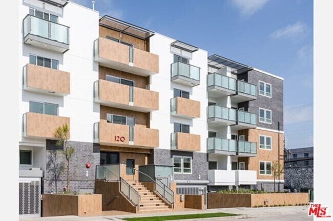 Building Photo - 120 S Orlando Ave Unit ph3 Rental