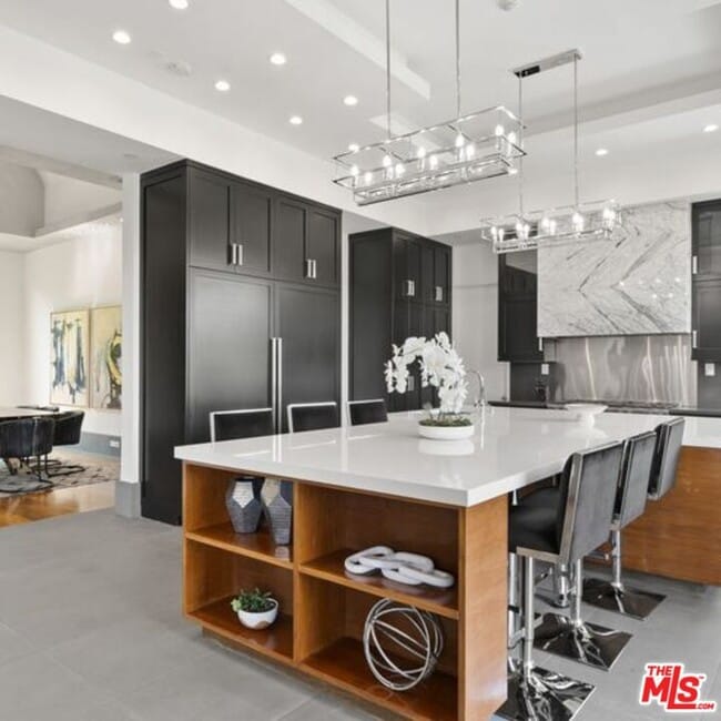 Photo - 2358 Kimridge Rd