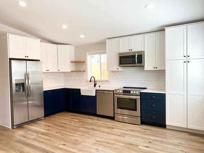 Photo - 1304 Basswood Ave