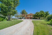 Photo - Private 5 Bedroom Estate for Rent in Santa... House