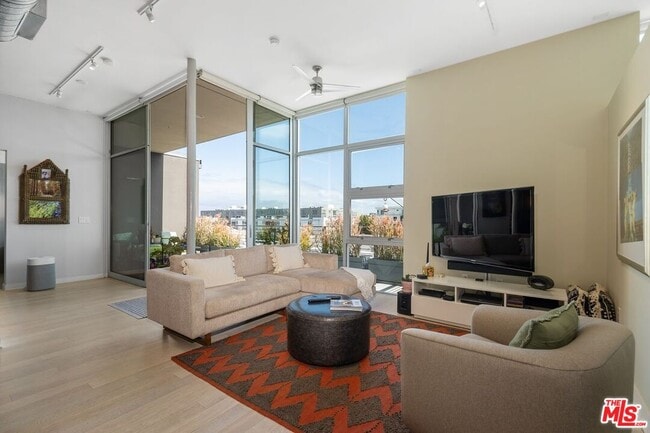 Photo - 4080 Glencoe Ave Unit 420