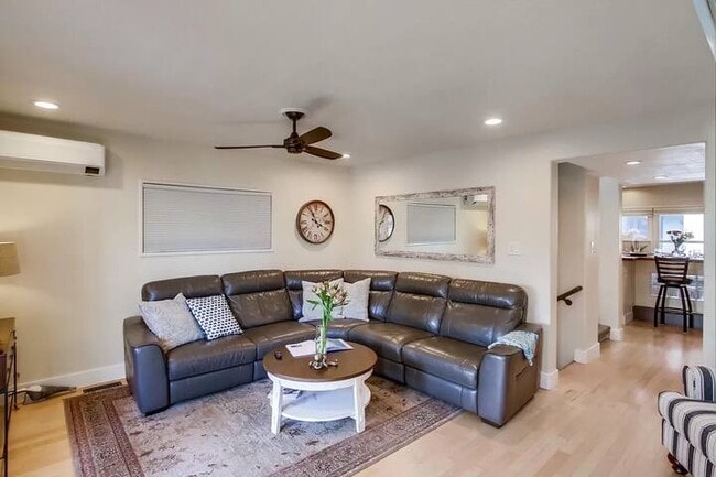 Photo - 815 Salem Ct