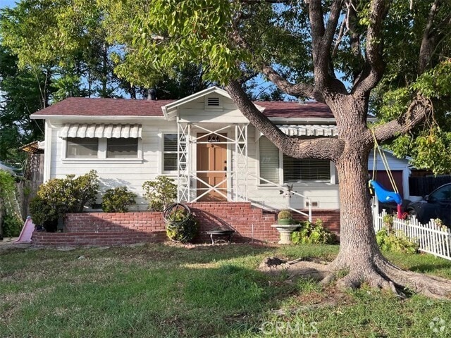 Building Photo - 3029 Hermosa Ave Rental