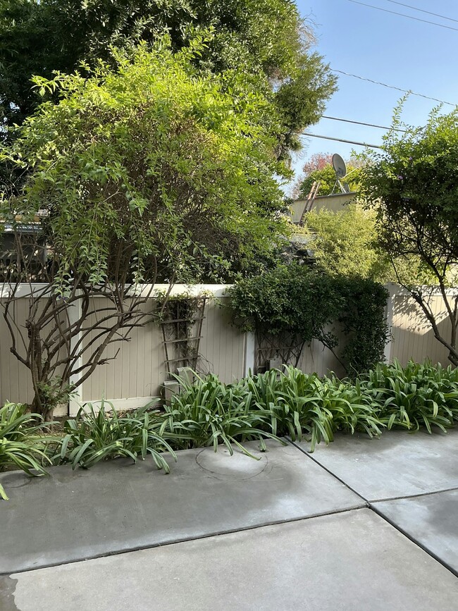 Photo - 852 N Monterey St