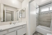 3BR, 1BA - 1000SF - Bathroom - Diamond Head Apartments