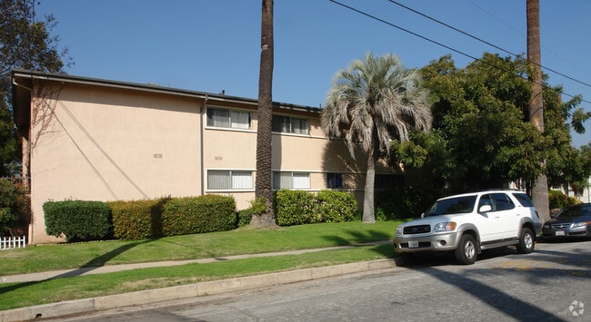 Lyndon Capri - Lyndon Capri Apartments