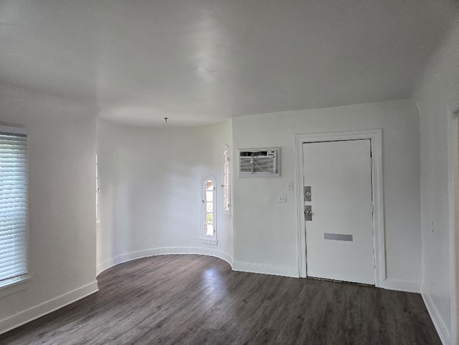 Photo - 600 E Garfield Ave Unit 25