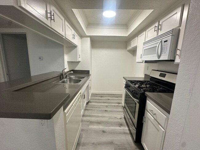 Photo - 15009 Moorpark St Unit 314