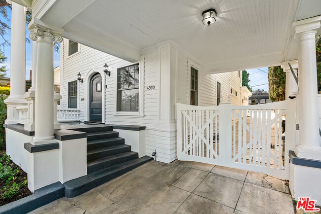 Photo - 4920 Marathon St