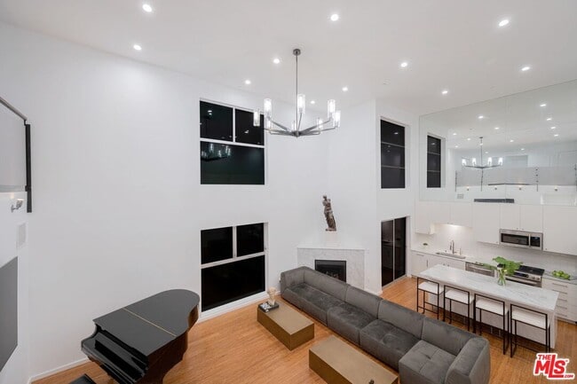 Photo - 7062 Hawthorn Ave Unit N2