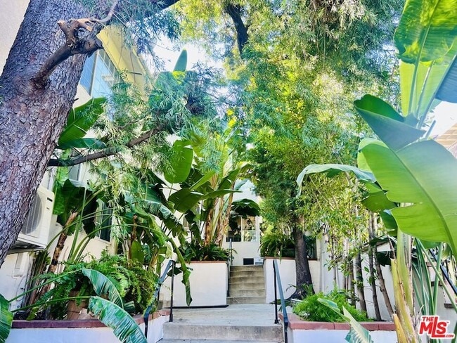 Photo - 2401 Beachwood Dr