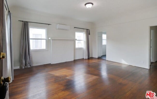 Photo - 409 N Curson Ave