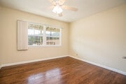 1BR, 1BA - 450SF - Bedroom - 1905-1909 W. Alameda