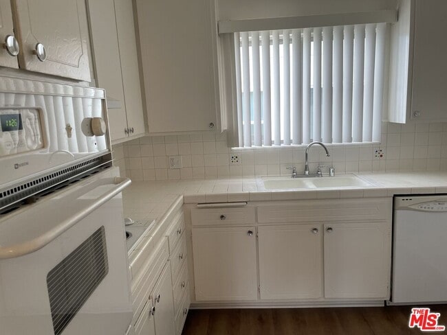 Photo - 9204 Whitworth Dr Unit 5