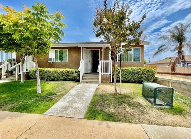 Photo - 6329-6335 Osler St Unit 6329