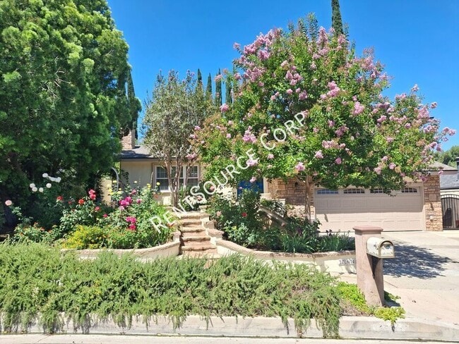 Building Photo - 26421 Torrey Pines Dr