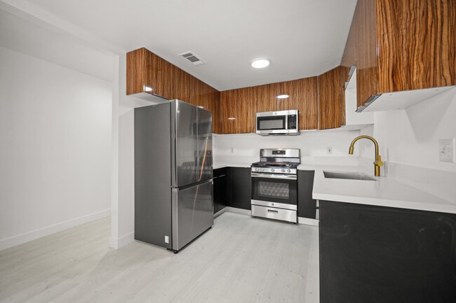 Photo - 920 Everett St.