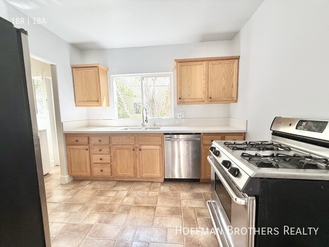 Building Photo - 4567 N Eagle Rock Blvd Unit 1/2