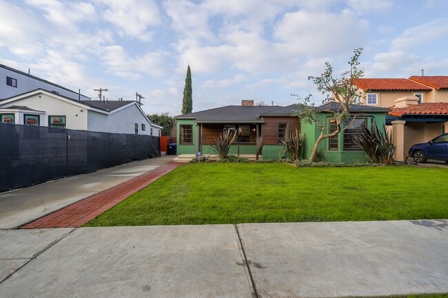 Photo - 2587 S Westgate Ave