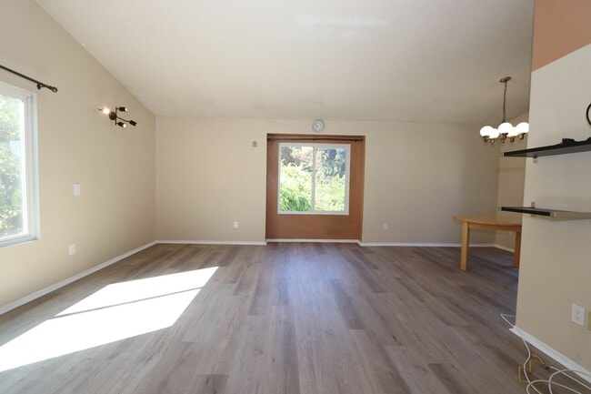 Photo - **24210 Sylvan Glen Rd #F Diamond Bar** 2 bedroom 2 bath Townhouse !!2 weeks free OAC!!