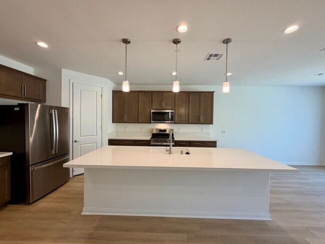 Photo - 21600 Thomas Ct