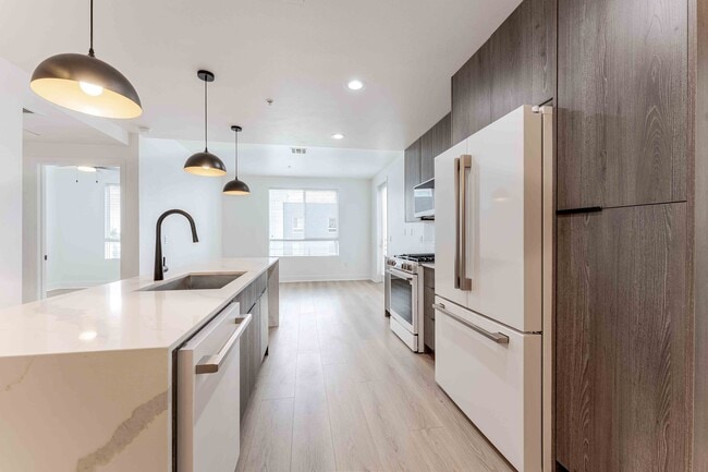 Ariva, San Diego, CA, Deluxe Renovations - Ariva