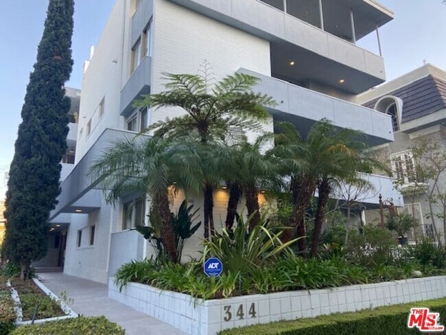 Building Photo - 344 N Palm Dr Unit 301 Rental