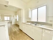 Photo - 543 W 16th St Apartment Unit B
