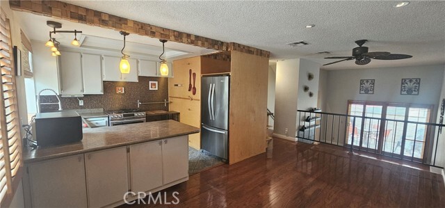 Building Photo - 18009 River Cir Rental