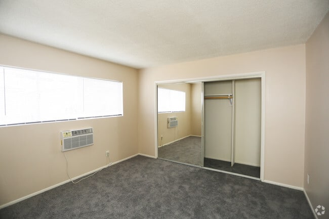2BR, 2BA-Bedroom - 3748 Midvale Ave