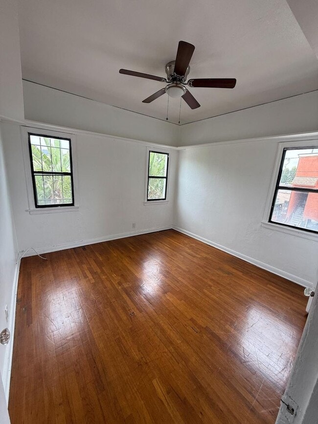 Photo - 5942 Willoughby Ave Apartment Unit 5