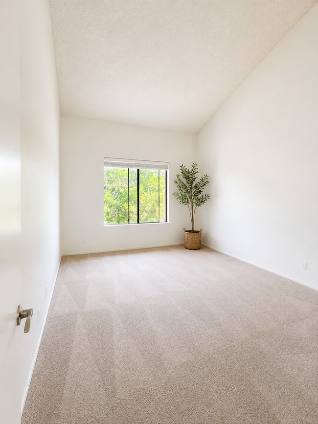Photo - 751 Birchpark Cir Unit 204