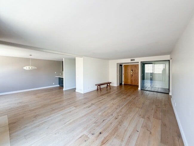 Photo - Top Floor Beautiful 2BD 2BA