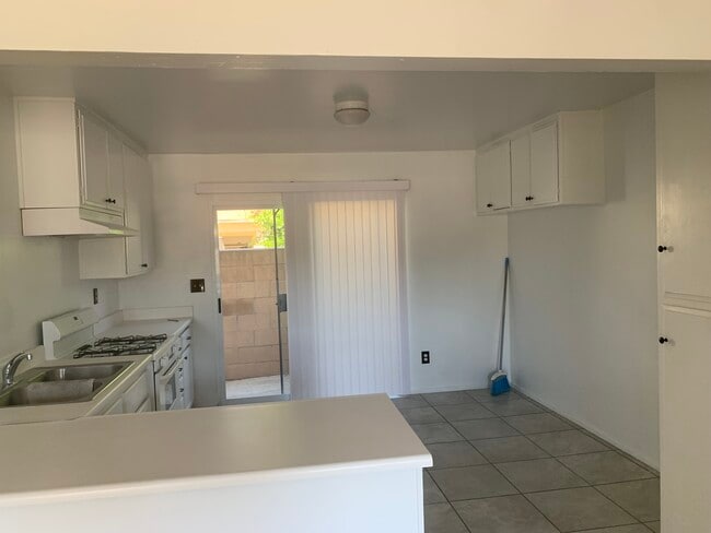 Kitchen with stove only - 4211 11th St Unit 4211