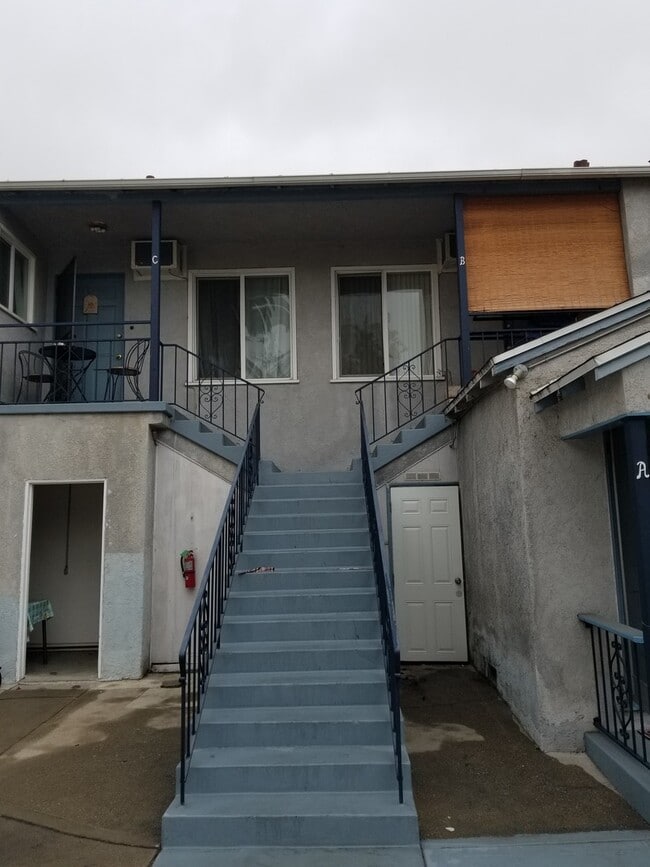 Photo - 1056 Linden Ave Unit B