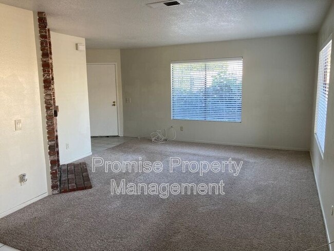 Photo - 274 Riverview Way