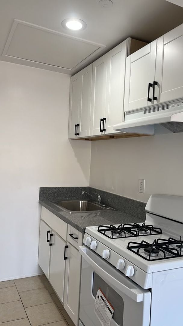 Photo - Charming, Remodeled Studio Apartment in Panorama City Unit Q