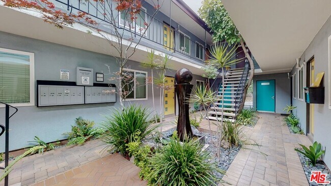Photo - 10333 Santa Monica Blvd Unit 7