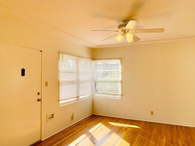 Photo - BEAUTIFUL 2BD/1BA CONDO IN CROWN POINT! W/ GARAGE & LAUNDRY! $3,595/mo Unit 4004 Promontory Street
