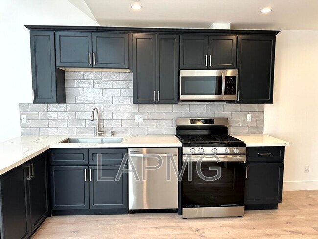 Photo - 3414 London St