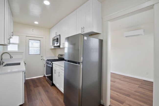 Photo - 3022-3028 Cedar St. Unit 3022