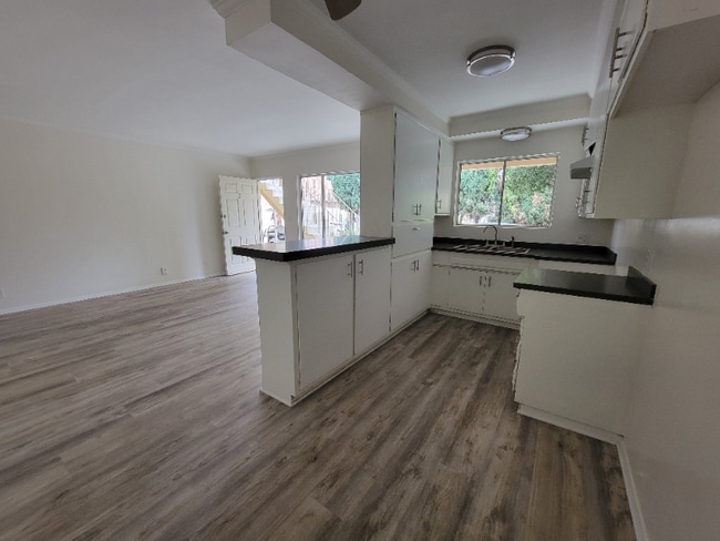 Photo - 13556 Wyandotte St Unit 1