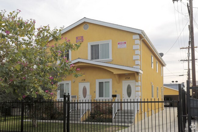 Photo - 114 E 82nd St