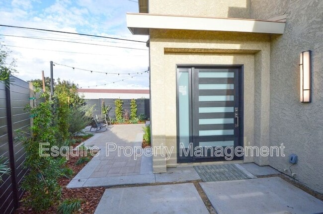 Photo - 1154 Essex Way