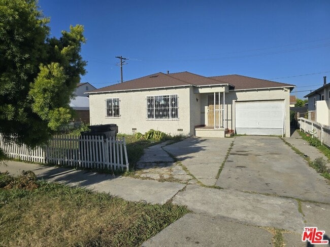 Building Photo - 912 S Nestor Ave